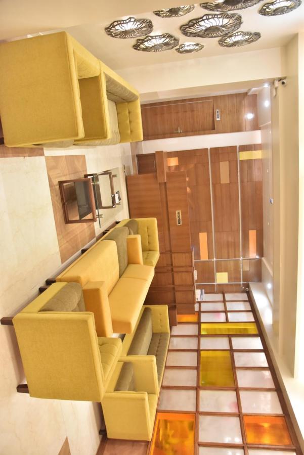 Hotel Rk Grand Bénarès Extérieur photo