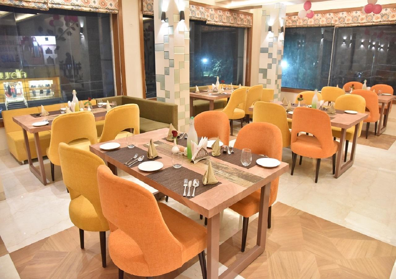 Hotel Rk Grand Bénarès Extérieur photo