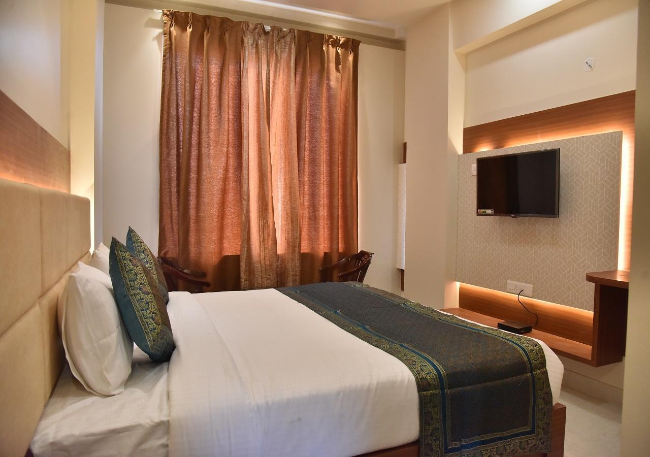 Hotel Rk Grand Bénarès Extérieur photo