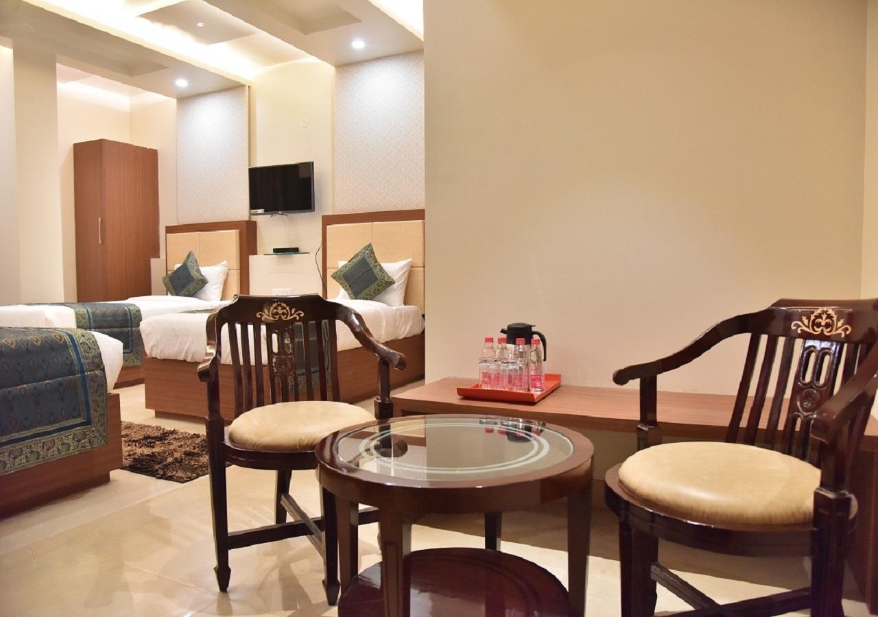 Hotel Rk Grand Bénarès Extérieur photo