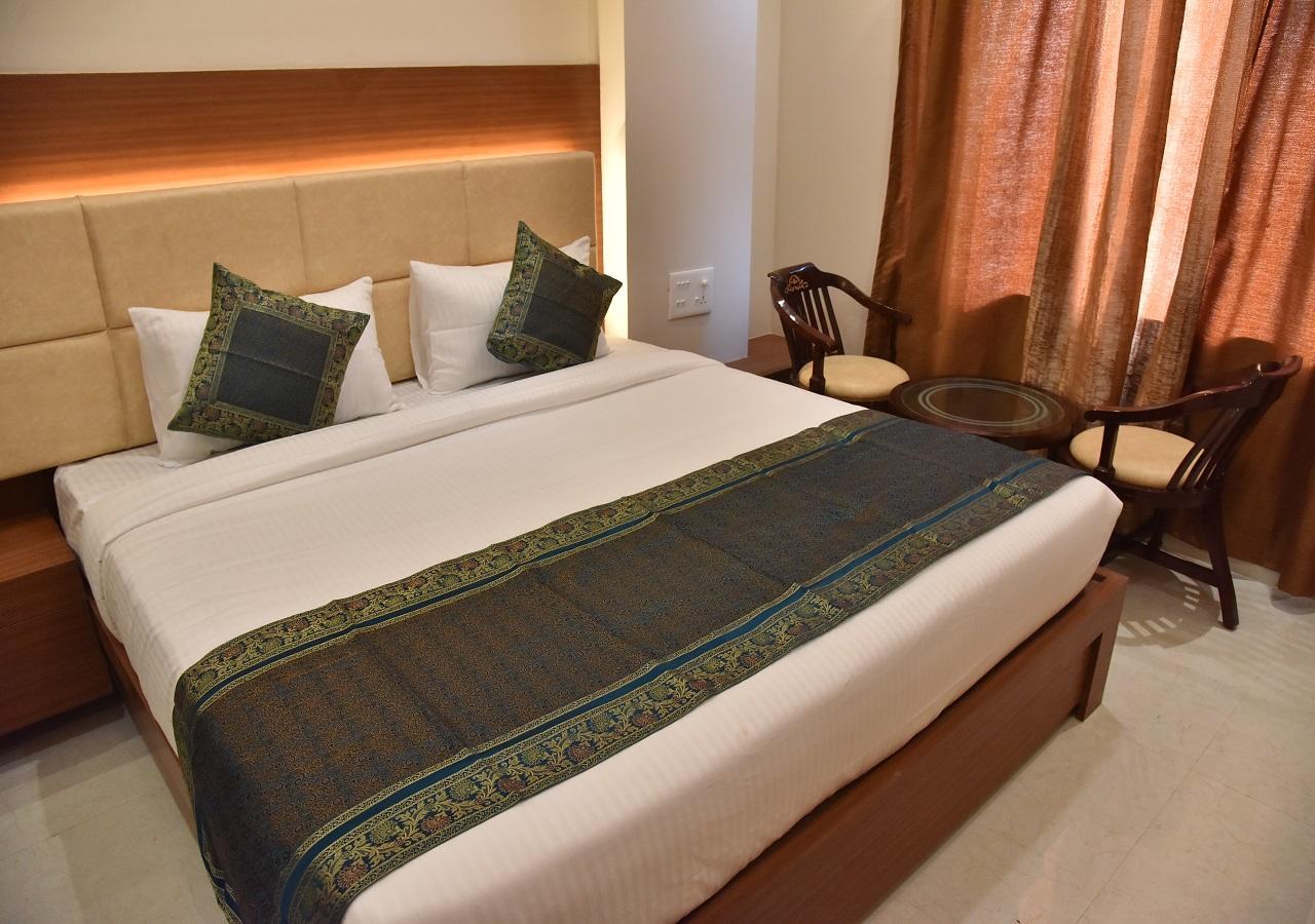 Hotel Rk Grand Bénarès Extérieur photo