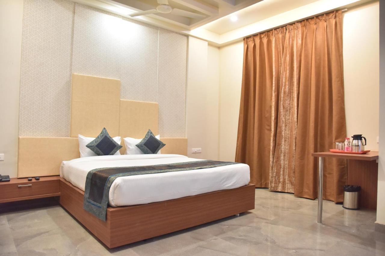 Hotel Rk Grand Bénarès Extérieur photo